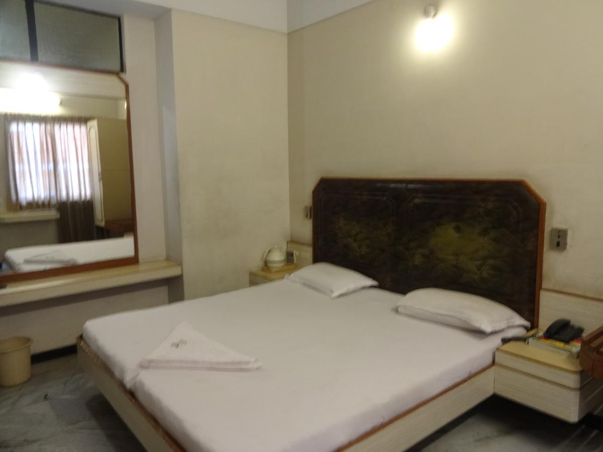 Hotel Padmam Madurai Exterior photo